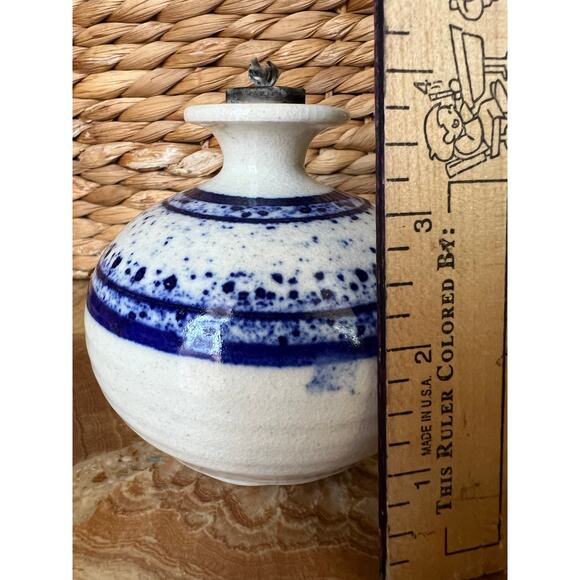 Pottery blue and white small oil lamp - Picture 3 of 6